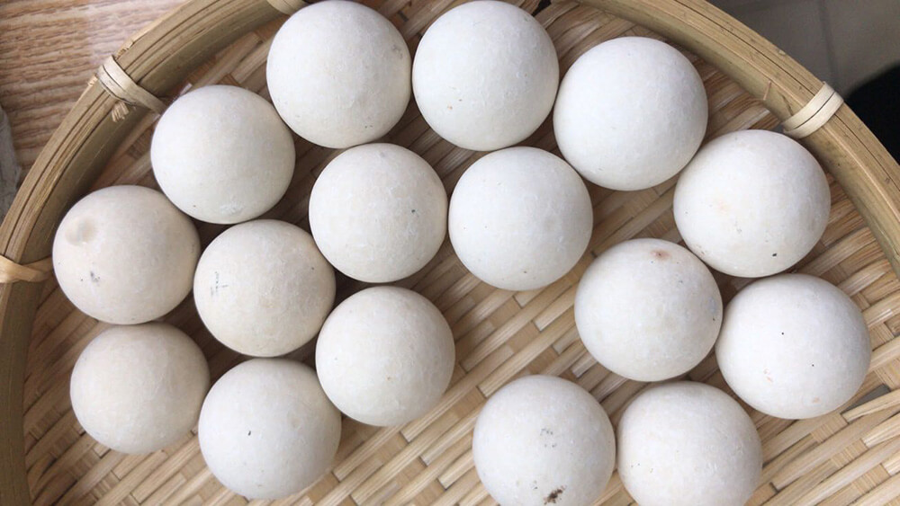 Where are High Alumina Refractory Balls Used