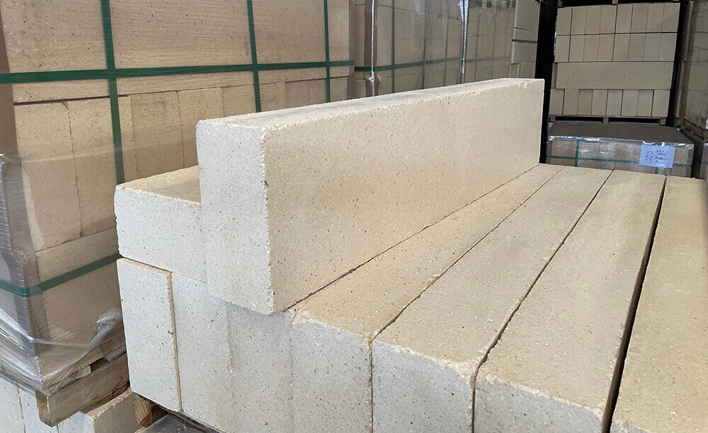 Advantages of Andalusite as Raw Material for Refractory Materials