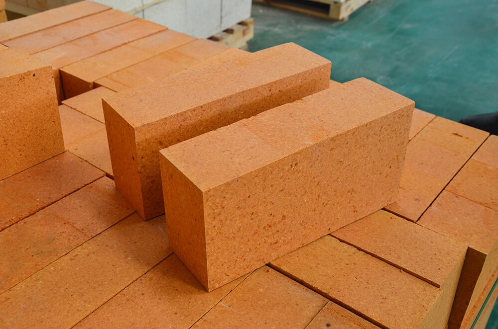 Composition and Characteristics of Clay Refractory Bricks