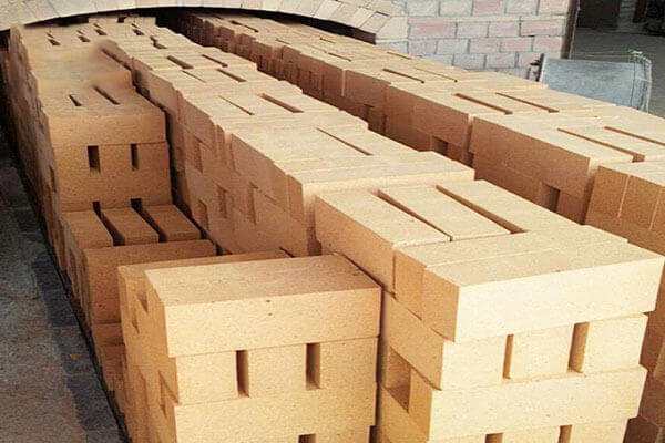 What are Refractory Bricks