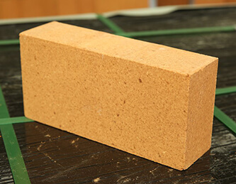 Main Differences Between Silica Molybdenum Bricks and Magnesia-alumina Spinel Bricks