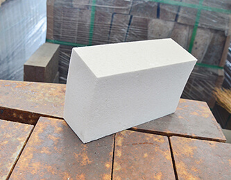 Refractory Products with Mullite as the Main Crystal Phase